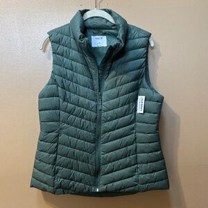 Old Navy Active Puffer Green Water Resistant Full Zip Vest Size M NWT